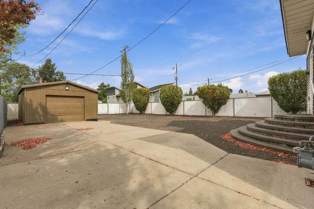 217 E Indiana Ave, Spokane, WA 99207