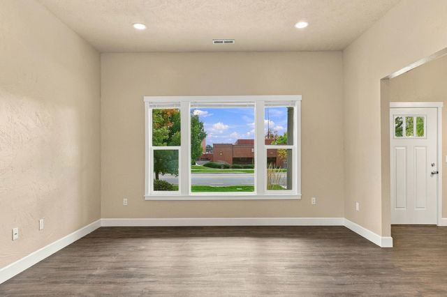 217 E Indiana Ave, Spokane, WA 99207