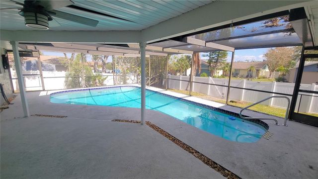 215 MEADOWCROSS DRIVE, Safety Harbor, FL 34695
