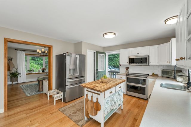 39 Beach Pond Road, Wolfeboro, NH 03894
