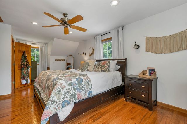 39 Beach Pond Road, Wolfeboro, NH 03894