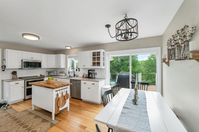 39 Beach Pond Road, Wolfeboro, NH 03894
