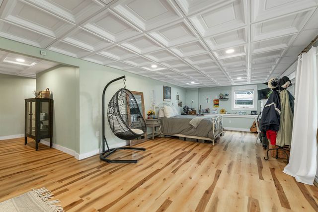 39 Beach Pond Road, Wolfeboro, NH 03894