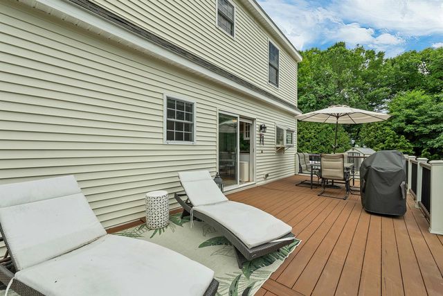 39 Beach Pond Road, Wolfeboro, NH 03894