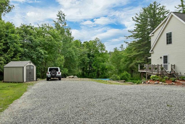 39 Beach Pond Road, Wolfeboro, NH 03894