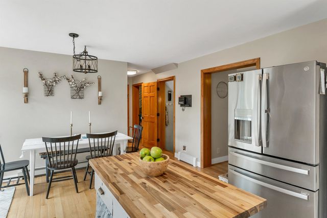 39 Beach Pond Road, Wolfeboro, NH 03894