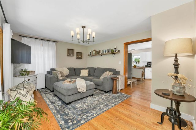 39 Beach Pond Road, Wolfeboro, NH 03894