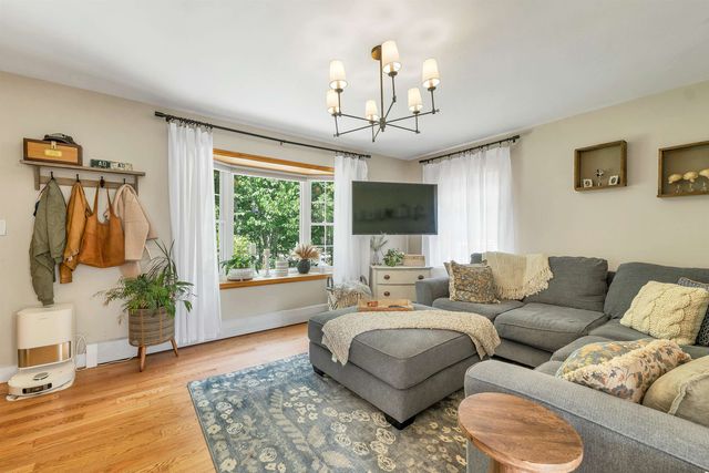 39 Beach Pond Road, Wolfeboro, NH 03894