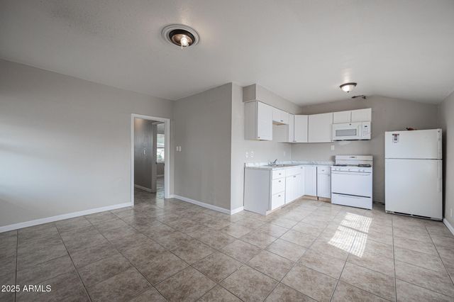 864 E CHANDLER Boulevard 9, Chandler, AZ 85225