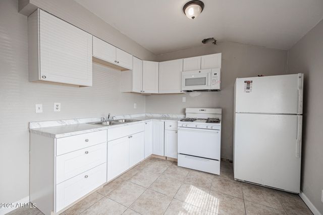 864 E CHANDLER Boulevard 9, Chandler, AZ 85225