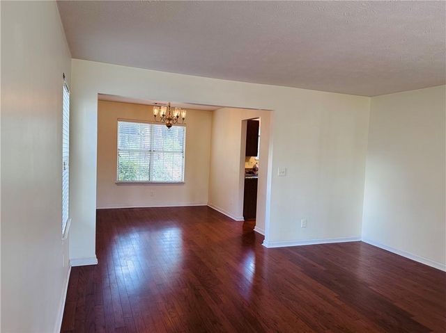 1140 Taylor Oaks Drive, Roswell, GA 30076