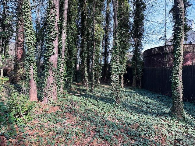 1140 Taylor Oaks Drive, Roswell, GA 30076