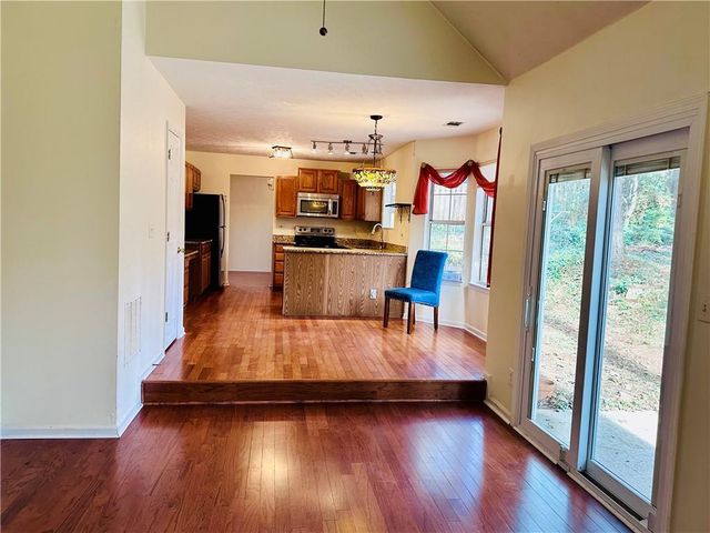 1140 Taylor Oaks Drive, Roswell, GA 30076