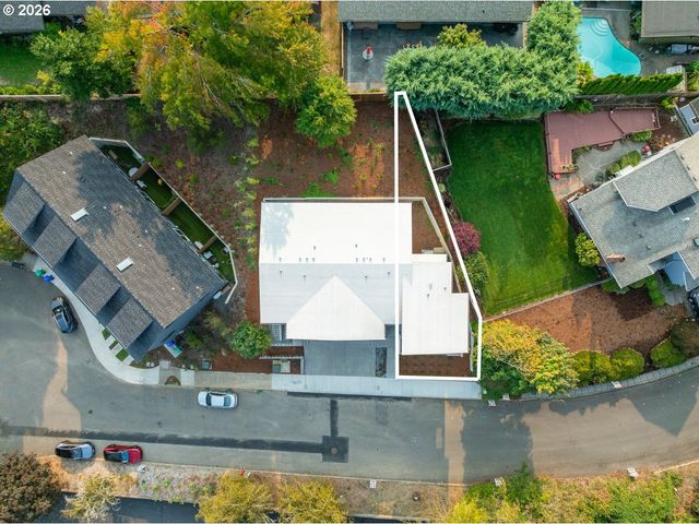 9824 Sw 34th Pl, Portland, OR 97219