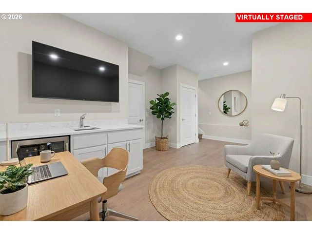 9824 Sw 34th Pl, Portland, OR 97219