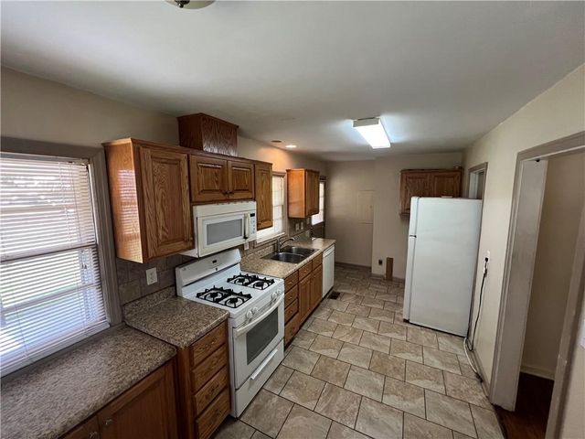 115 Charles Avenue SE, Marietta, GA 30067