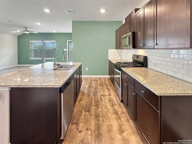 408 Pebble Creek Run, New Braunfels, TX 78130
