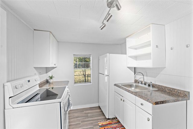 1112 W Baker Street, Brownwood, TX 76801