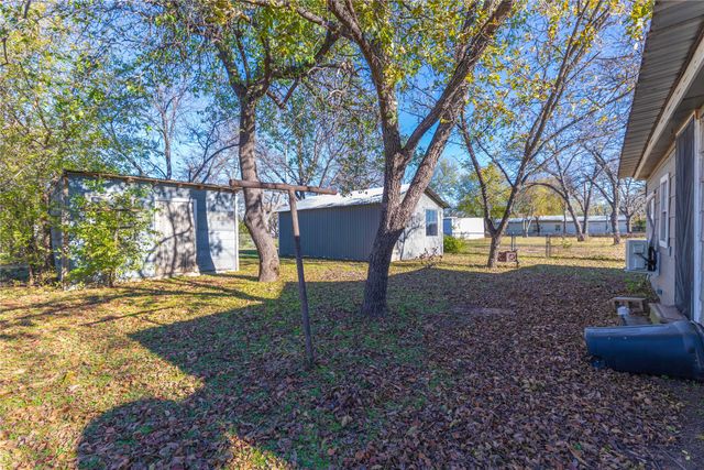 1112 W Baker Street, Brownwood, TX 76801