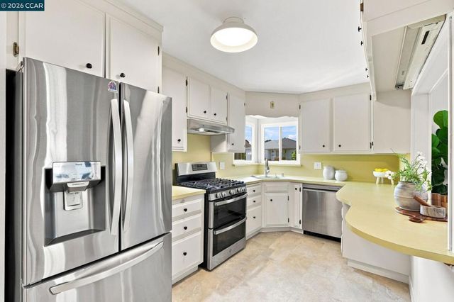 1736 Halsey Ave, San Leandro, CA 94578