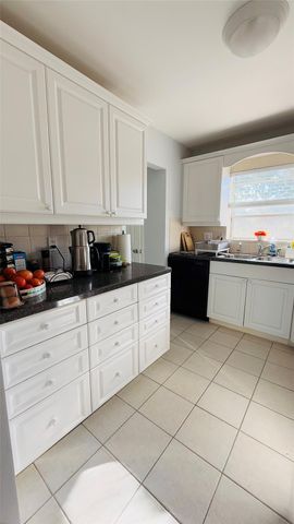4200 Crystal Lake Dr 210, Deerfield Beach, FL 33064