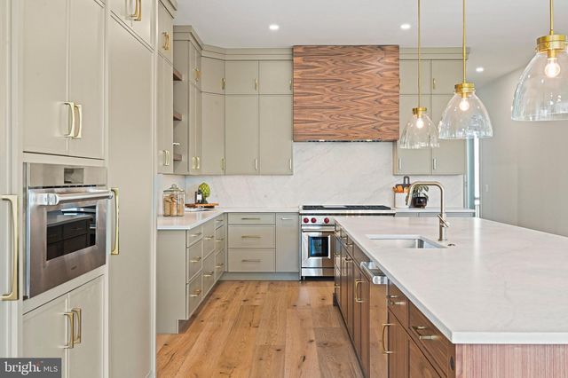 107 MOORE AVE SE, Vienna, VA 22180