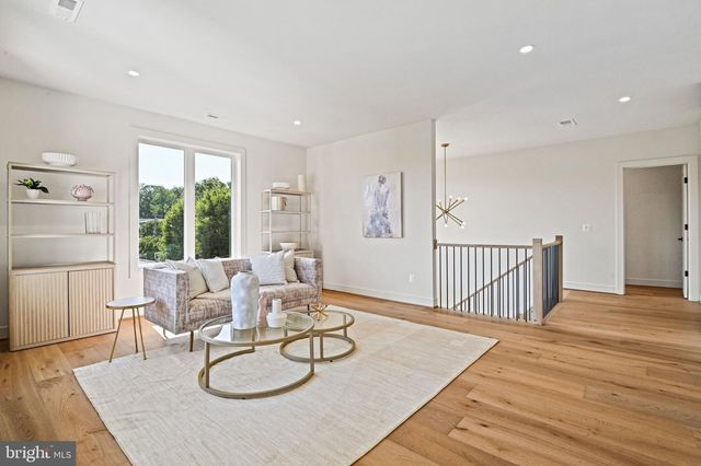 107 MOORE AVE SE, Vienna, VA 22180