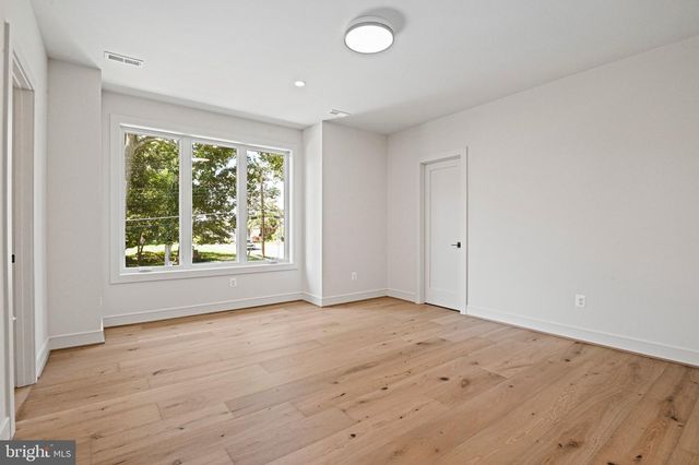 107 MOORE AVE SE, Vienna, VA 22180