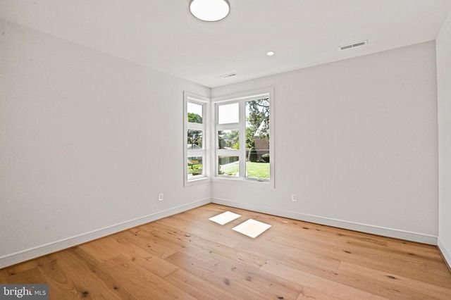 107 MOORE AVE SE, Vienna, VA 22180