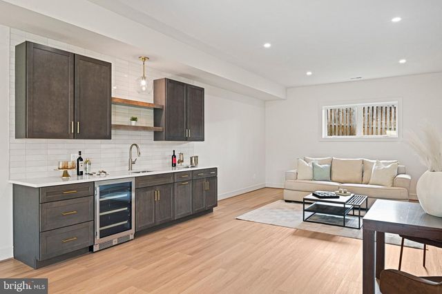 107 MOORE AVE SE, Vienna, VA 22180