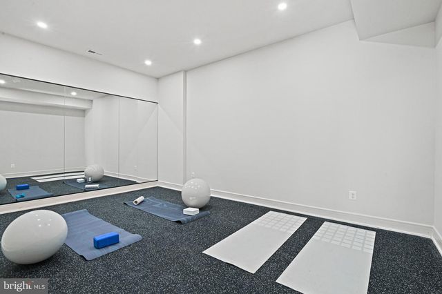 107 MOORE AVE SE, Vienna, VA 22180