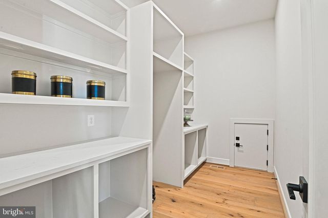 107 MOORE AVE SE, Vienna, VA 22180
