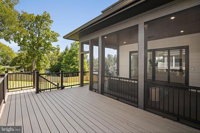 107 MOORE AVE SE, Vienna, VA 22180
