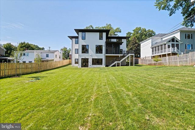 107 MOORE AVE SE, Vienna, VA 22180