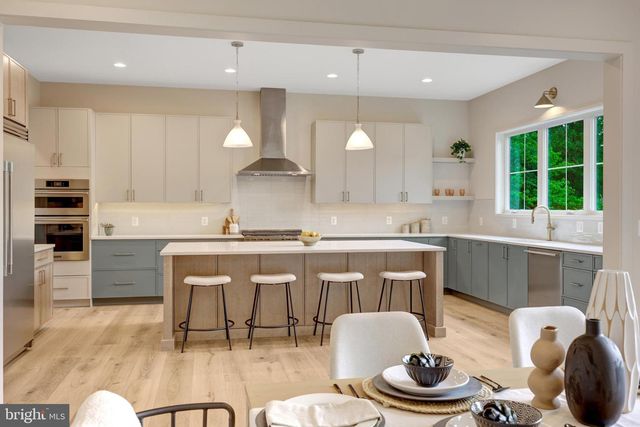 107 MOORE AVE SE, Vienna, VA 22180