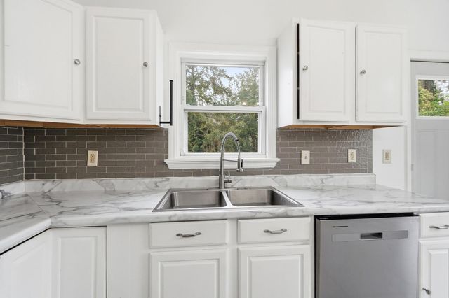 2210 Busse Street, Covington, KY 41014