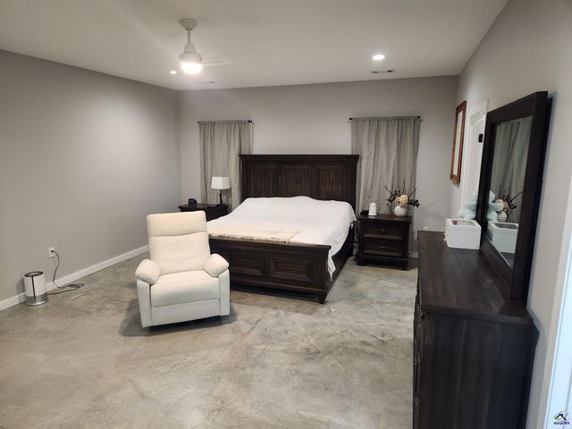 715 Perry Highway, Hawkinsville, GA 31036