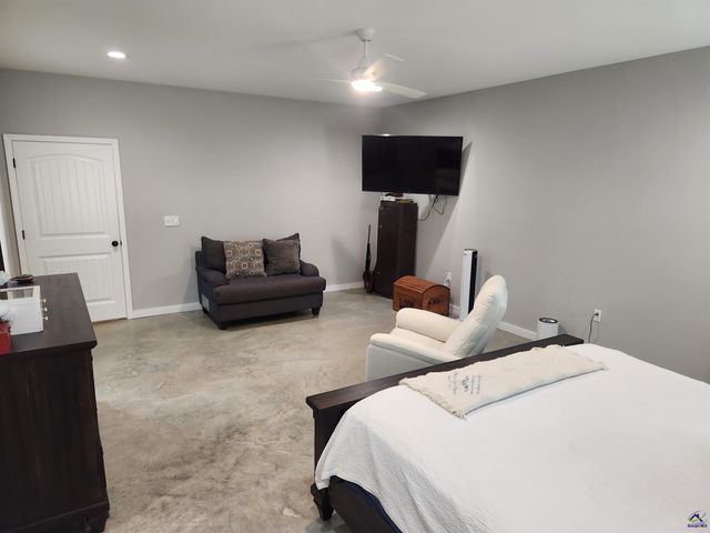 715 Perry Highway, Hawkinsville, GA 31036