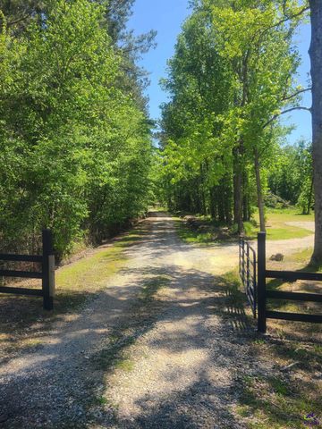 715 Perry Highway, Hawkinsville, GA 31036