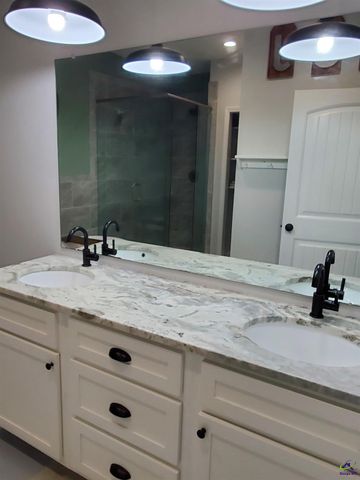 715 Perry Highway, Hawkinsville, GA 31036