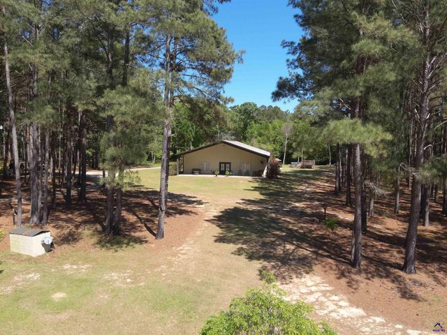 715 Perry Highway, Hawkinsville, GA 31036