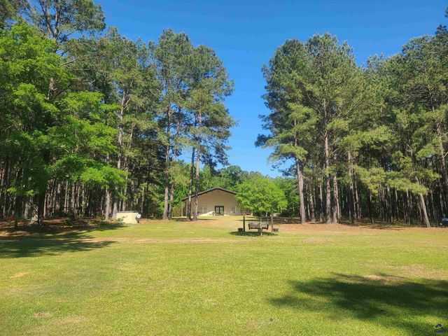 715 Perry Highway, Hawkinsville, GA 31036