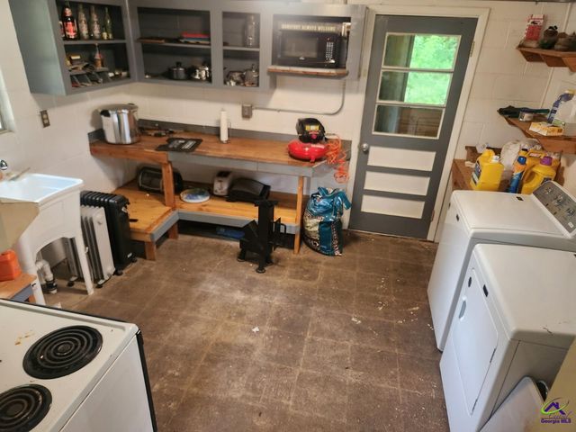 715 Perry Highway, Hawkinsville, GA 31036
