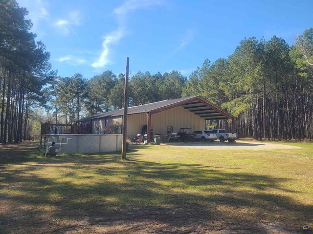 715 Perry Highway, Hawkinsville, GA 31036