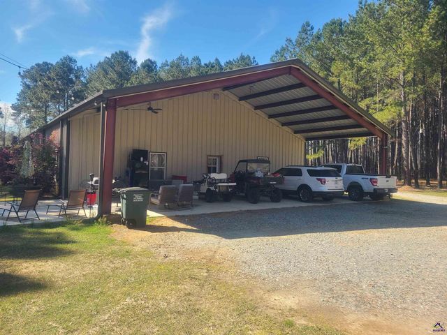 715 Perry Highway, Hawkinsville, GA 31036