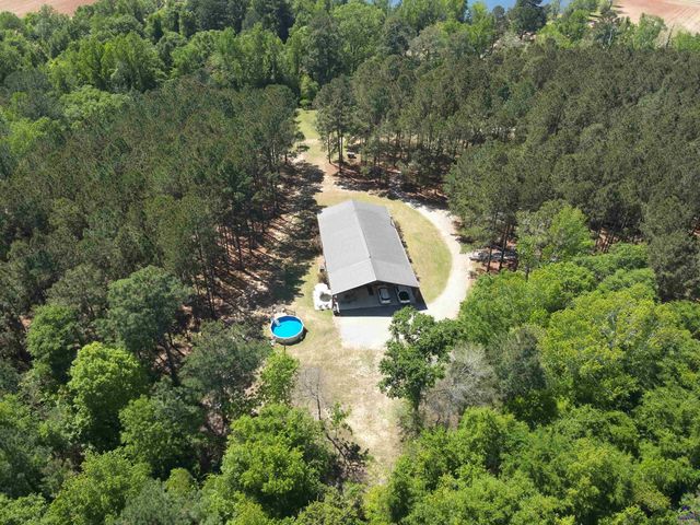 715 Perry Highway, Hawkinsville, GA 31036