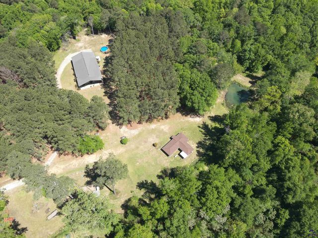 715 Perry Highway, Hawkinsville, GA 31036