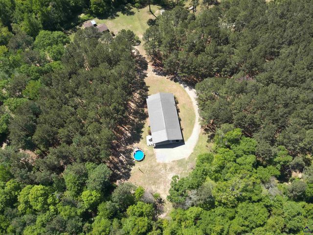 715 Perry Highway, Hawkinsville, GA 31036