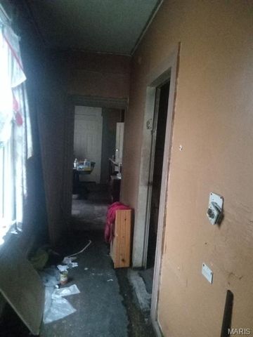 5950 Sherry Avenue, St Louis, MO 63136