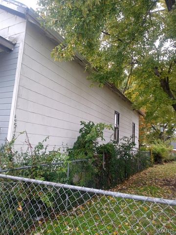 5950 Sherry Avenue, St Louis, MO 63136